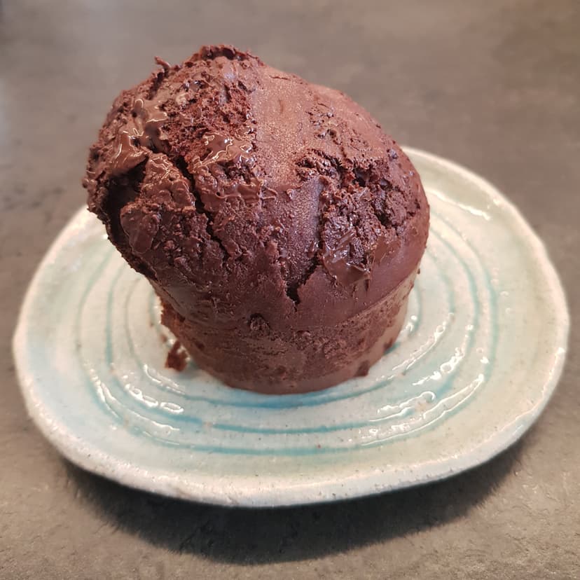 Muffin cuit, démoulé et prêt à être dégusté