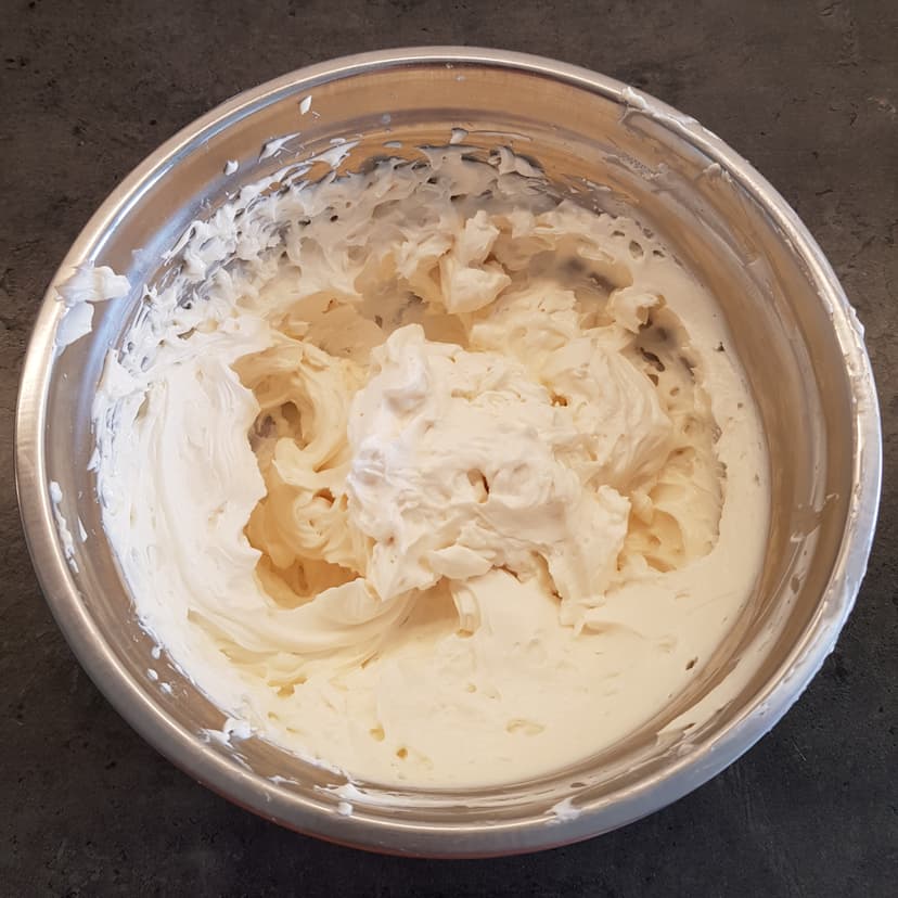 Crème mascarpone monté au batteur électrique 